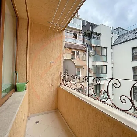 Apartment Charming Studio In Center Varna